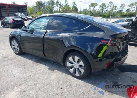 2023 Tesla Model Y Awd/Long Range Dual Motor All-Wheel Drive z USA, uszkodzony, nr VIN 7SAYGDEE3PF928281